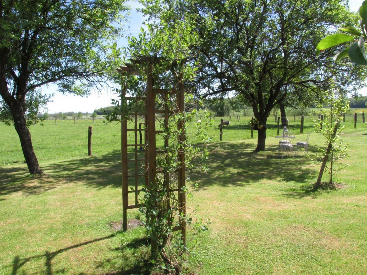 La Taniere Douce Bed & Breakfast Soulaucourt-sur-Mouzon Eksteriør bilde